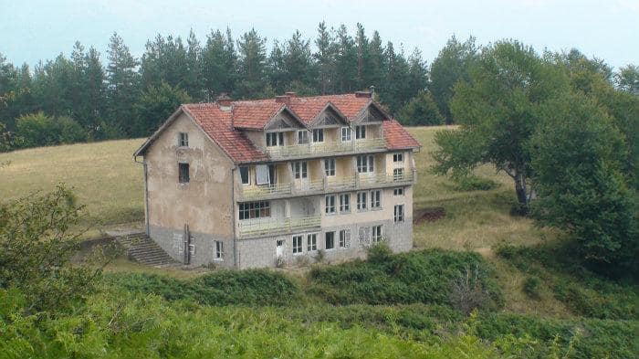 Старата хижа преди обновяването